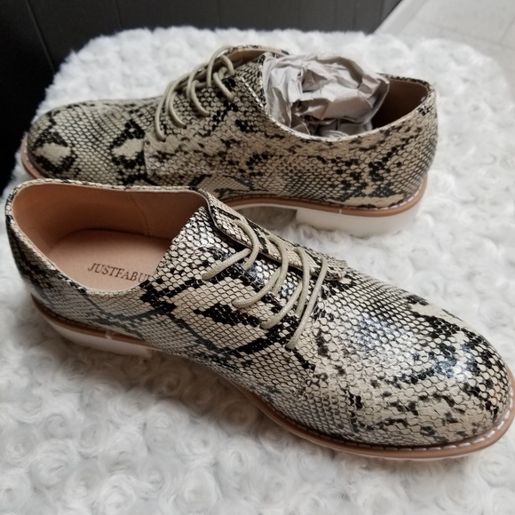 Justyne Flats - Picture 2 of 8